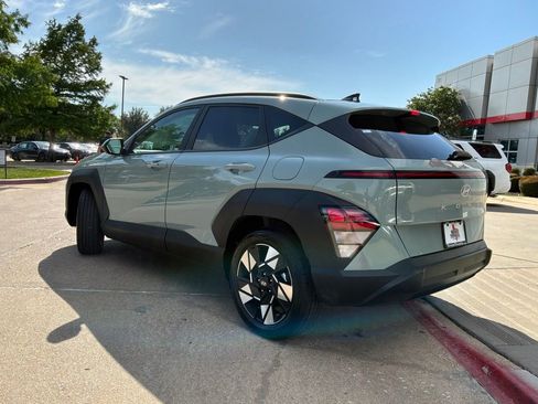 Used 2025 Hyundai Kona SEL FWD image 7