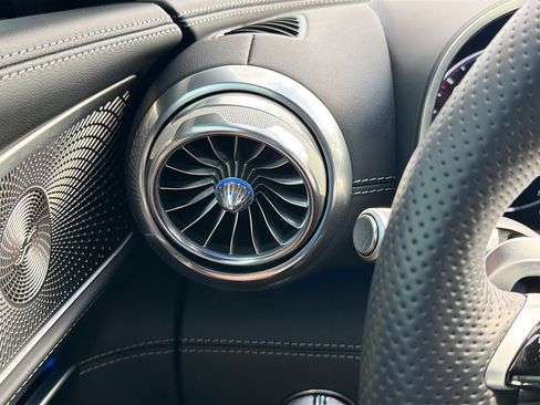 Used 2023 Mercedes-Benz SL 43 AMG AMG SL 43 image 29