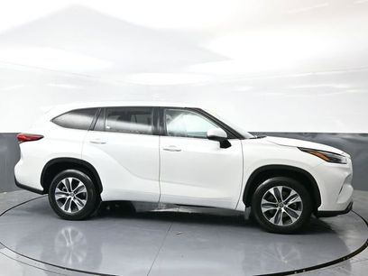 Used 2023 Toyota Highlander XLE
