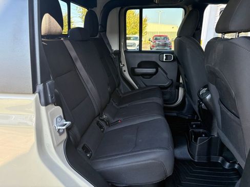 Used 2020 Jeep Gladiator Sport w/ Quick Order Package 24S image 39