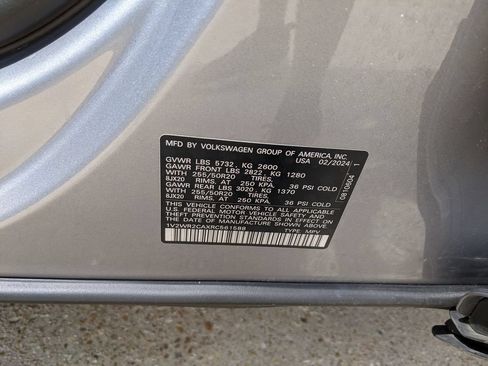 Certified 2024 Volkswagen Atlas SE FWD image 30
