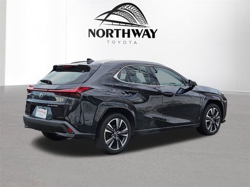 Used 2024 Lexus UX 250h 250h Premium image 4