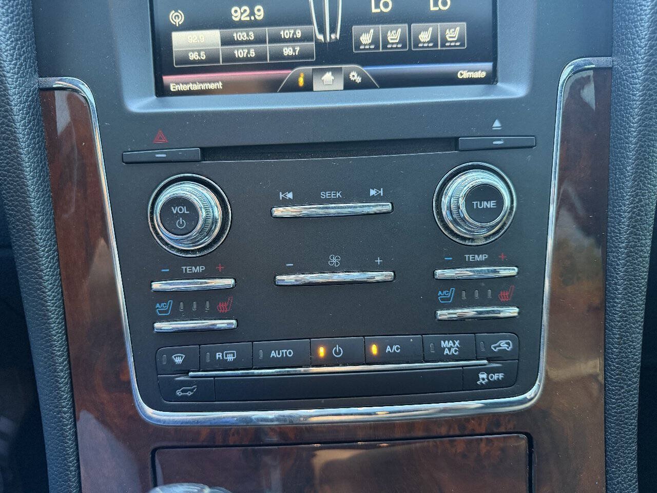 Used 2015 Lincoln Navigator 2WD image 29