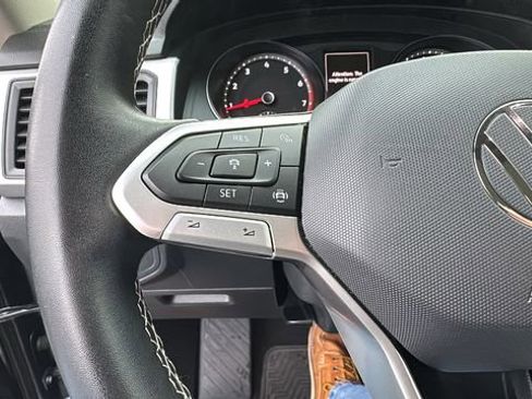 Used 2021 Volkswagen Atlas SE image 16