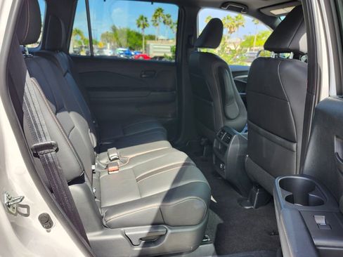 Used 2023 Honda Passport TrailSport image 16