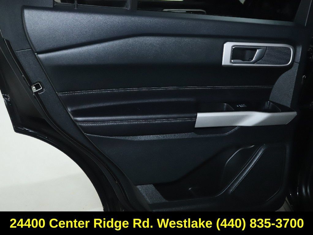 Used 2022 Ford Explorer XLT AWD/4WD image 13