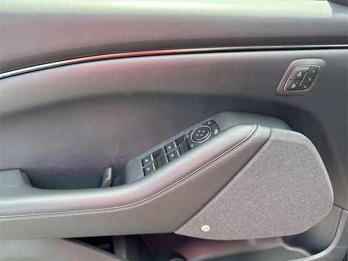 Used 2021 Ford Mustang Mach-E Premium image 22