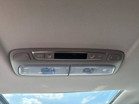 Certified 2023 Kia Telluride S w/ S Sunroof Package AWD/4WD image 18