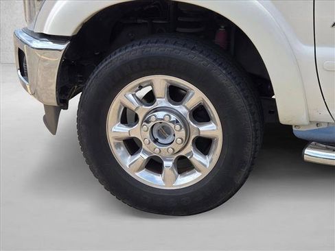 Used 2015 Ford F250 Lariat w/ Lariat Ultimate Package AWD/4WD image 10