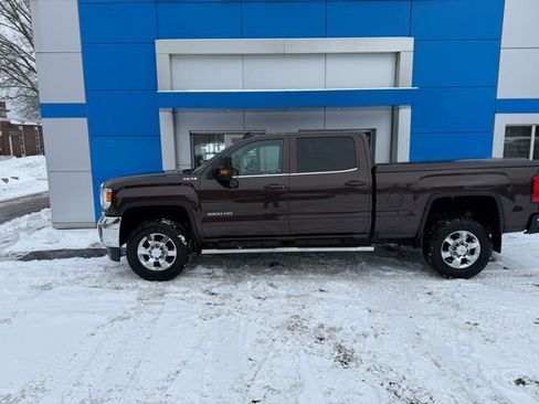 Used 2016 GMC Sierra 3500 SLE w/ SLE Preferred Package image 5
