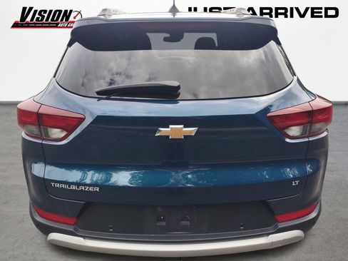 Used 2021 Chevrolet TrailBlazer LT w/ Convenience Package FWD image 4