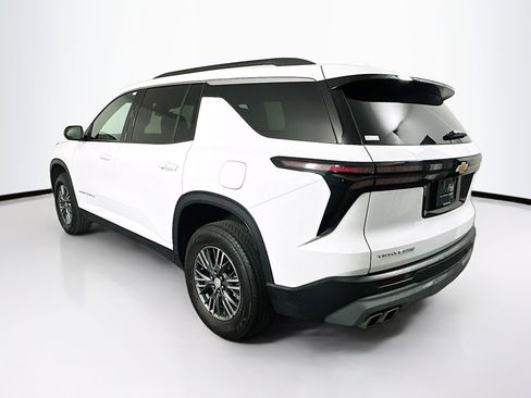 Used 2025 Chevrolet Traverse LT FWD image 5