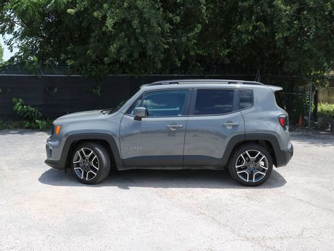 Used 2021 Jeep Renegade Latitude FWD image 2