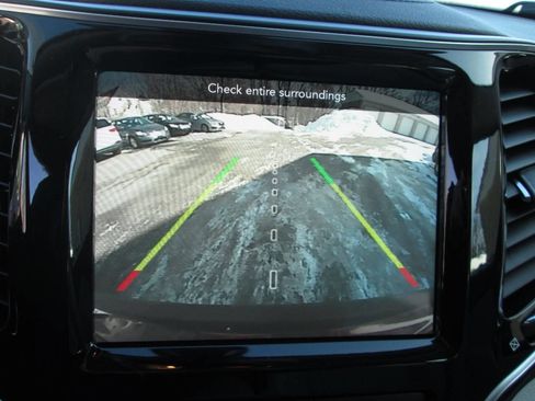 Used 2019 Jeep Cherokee Limited image 22