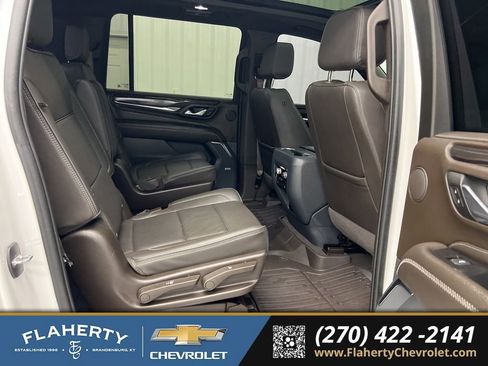 Used 2023 GMC Yukon XL Denali image 13
