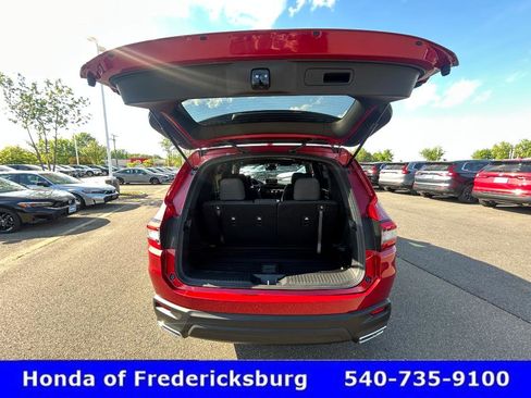Certified 2025 Honda Pilot Sport image 13