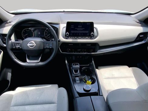Used 2025 Nissan Rogue SV AWD/4WD image 16