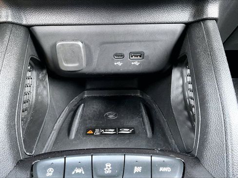 Used 2024 Chevrolet TrailBlazer LT w/ Convenience Package AWD/4WD image 32