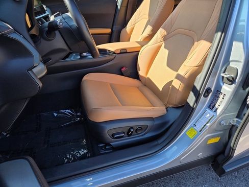 Used 2025 Lexus UX 300h AWD w/ Accessory Package (Z1) image 8