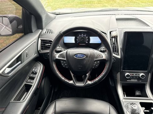 Used 2022 Ford Edge ST-Line image 11