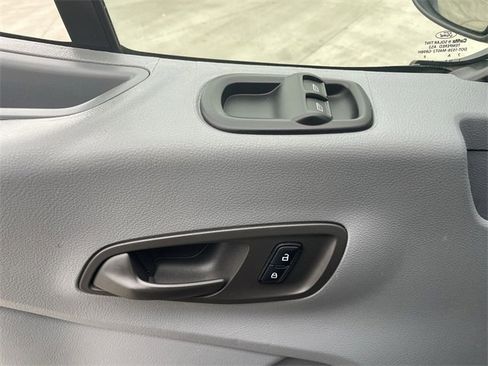 Used 2018 Ford Transit 350 XLT image 21