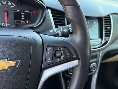 Used 2022 Chevrolet Trax LT w/ Sport Edition AWD/4WD image 23