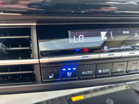Certified 2023 Toyota Sienna Limited AWD/4WD image 31