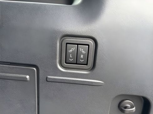 Used 2025 GMC Hummer EV 3X AWD/4WD image 31