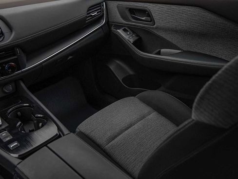 Used 2021 Nissan Rogue S image 27