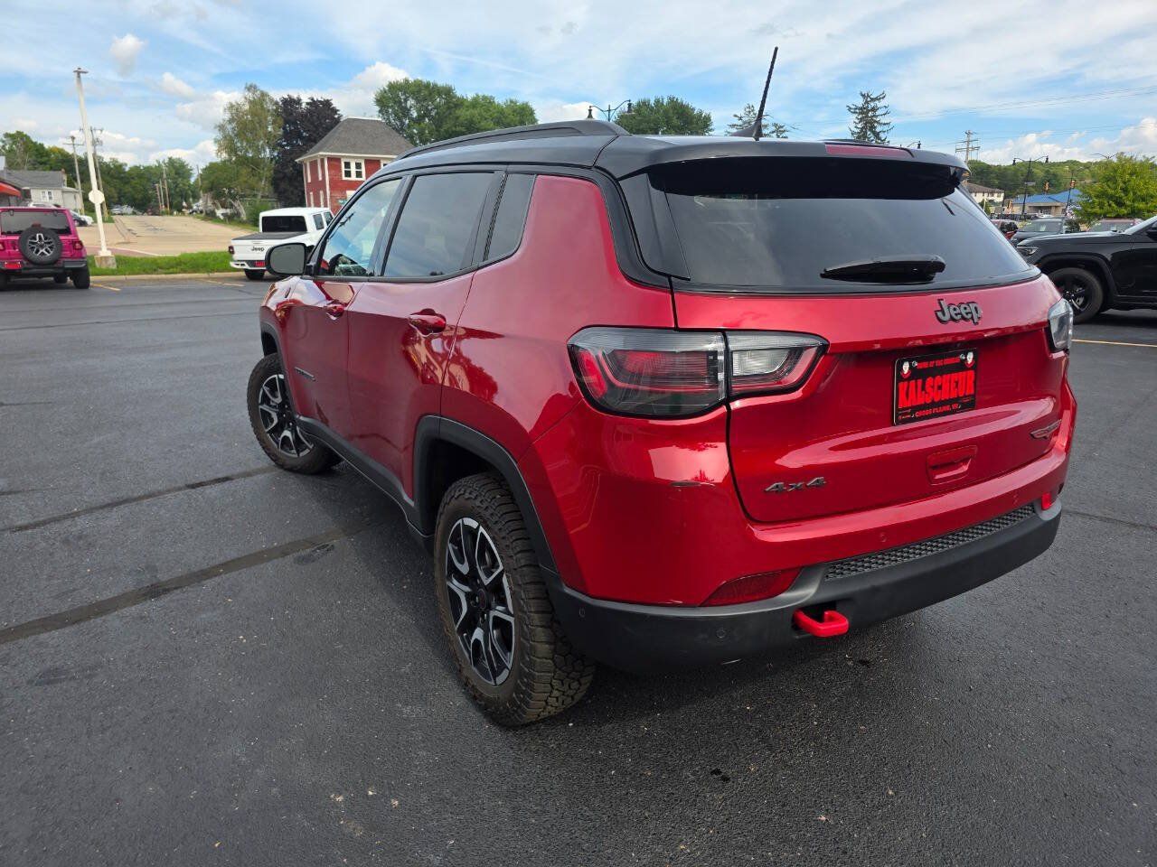 Used 2025 Jeep Compass Trailhawk w/ Trailhawk Elite Group AWD/4WD image 8