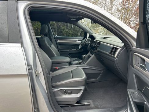 Certified 2020 Volkswagen Atlas Cross Sport SEL image 43