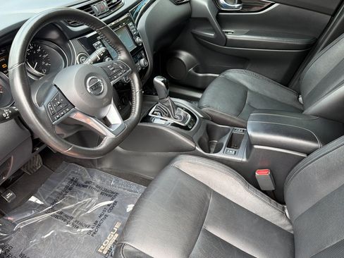 Used 2017 Nissan Rogue Sport SL AWD/4WD image 10