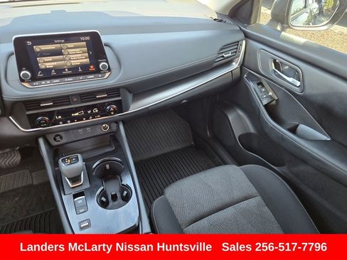 Used 2025 Nissan Rogue SV FWD image 16
