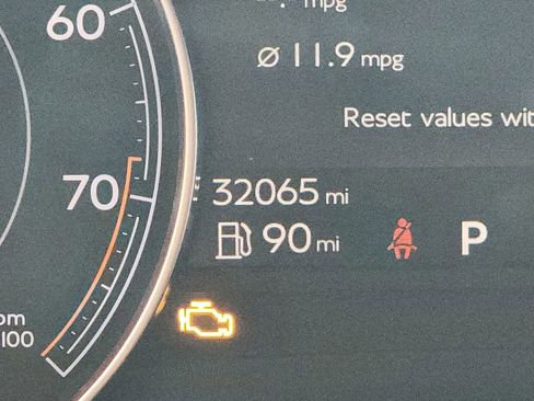 Used 2020 Bentley Bentayga image 45