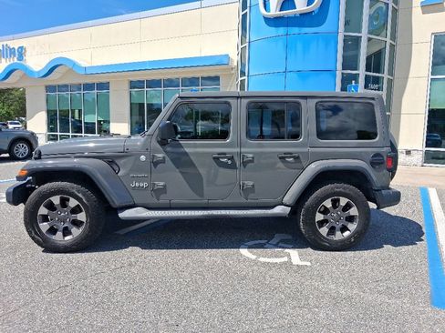 Used 2019 Jeep Wrangler Unlimited Sahara AWD/4WD image 8