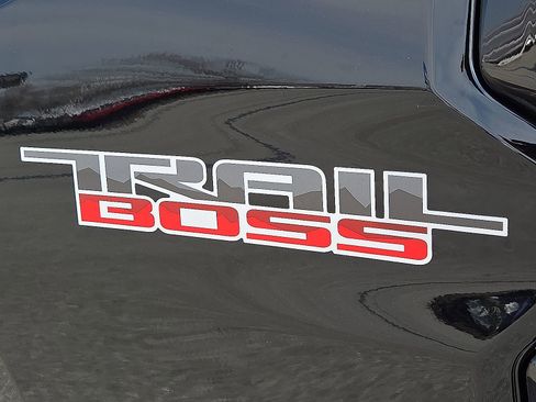 New 2026 Chevrolet Colorado Trail Boss AWD/4WD image 9