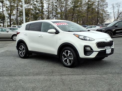 Used 2020 Kia Sportage LX image 1