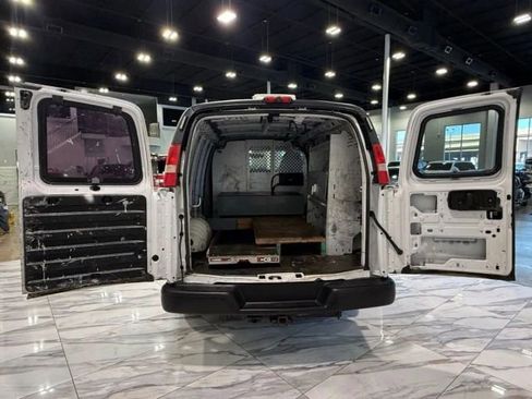 Used 2015 Chevrolet Express 3500 image 7