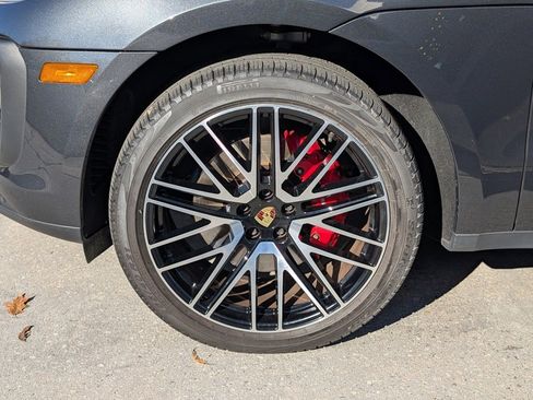 Certified 2023 Porsche Macan S image 29