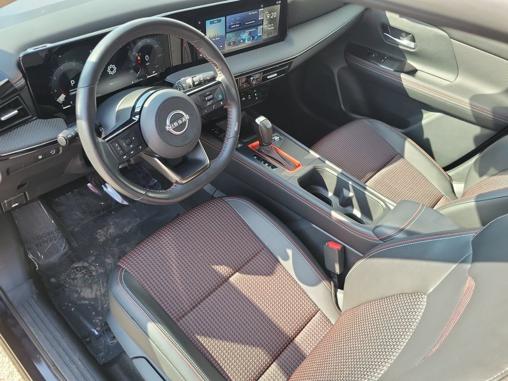 Certified 2025 Nissan Kicks SR FWD image 23