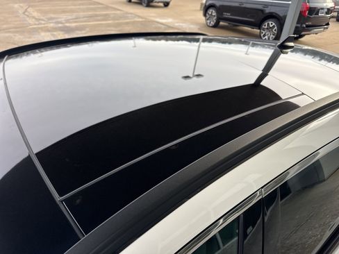 Certified 2024 Ford Escape Platinum w/ Premium Technology Package image 22