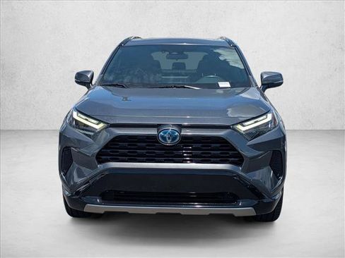 Used 2022 Toyota RAV4 SE w/ Convenience Package AWD/4WD image 2