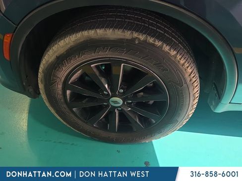 Used 2021 Dodge Durango SXT AWD/4WD image 4
