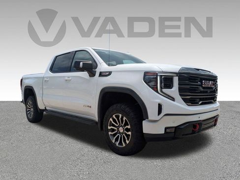 Used 2022 GMC Sierra 1500 AT4 w/ AT4 Premium Package AWD/4WD image 3