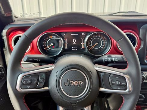 Used 2023 Jeep Wrangler Unlimited Rubicon w/ Dual Top Group AWD/4WD image 26
