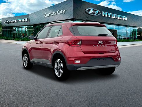 New 2025 Hyundai Venue SEL image 5