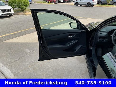 Certified 2025 Honda Accord LX image 15