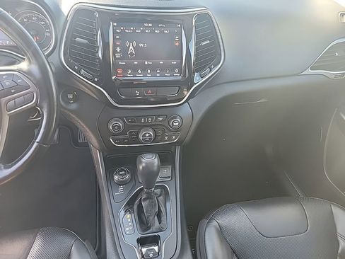 Used 2020 Jeep Cherokee Limited image 19