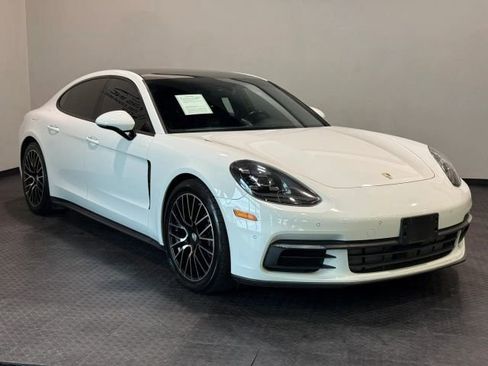 Used 2017 Porsche Panamera 4 AWD/4WD image 4