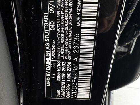 Used 2017 Mercedes-Benz E 300 4MATIC image 32